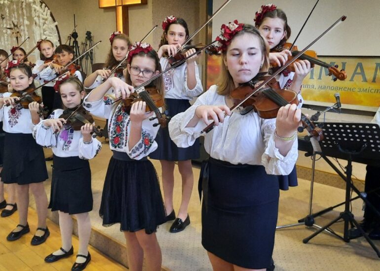 img-8a0313aceb2f9f8780120e9c38f0430c-v