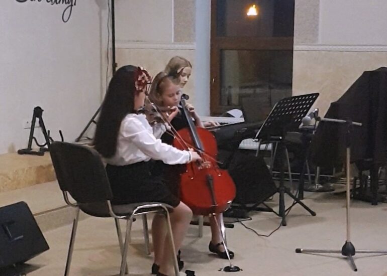 img-eb5e0e4a2b99e1e2cd6d78526f8c29f1-v